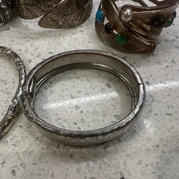 Vintage lot of 10 mid century bangles and braclets - Picture 8 of 16